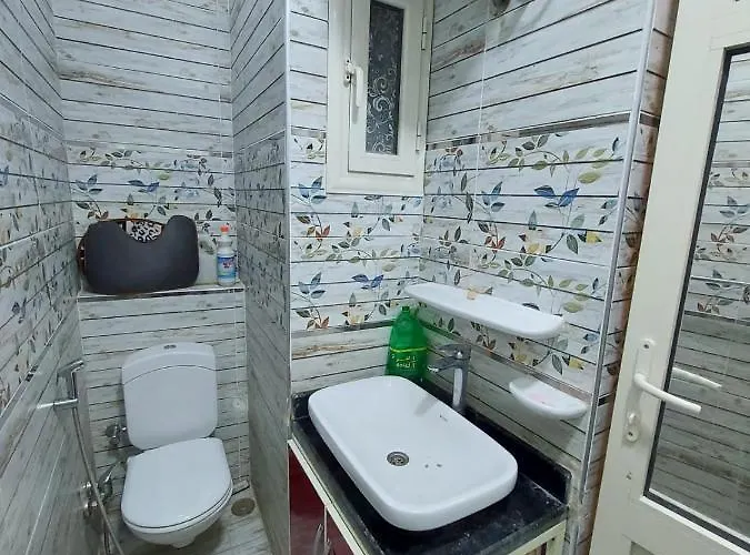 على البحر *